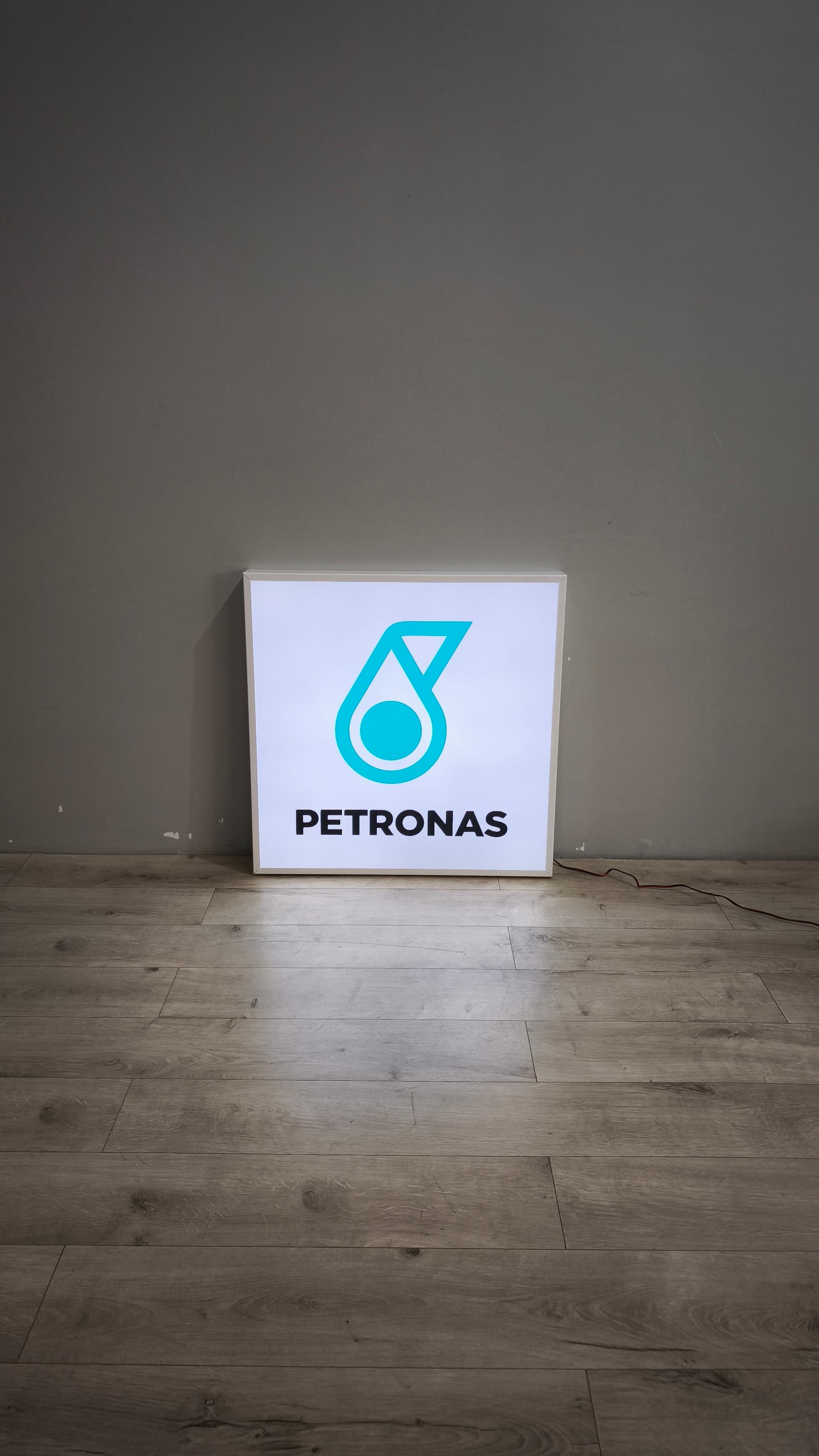 89268 Insegna luminosa Petronas