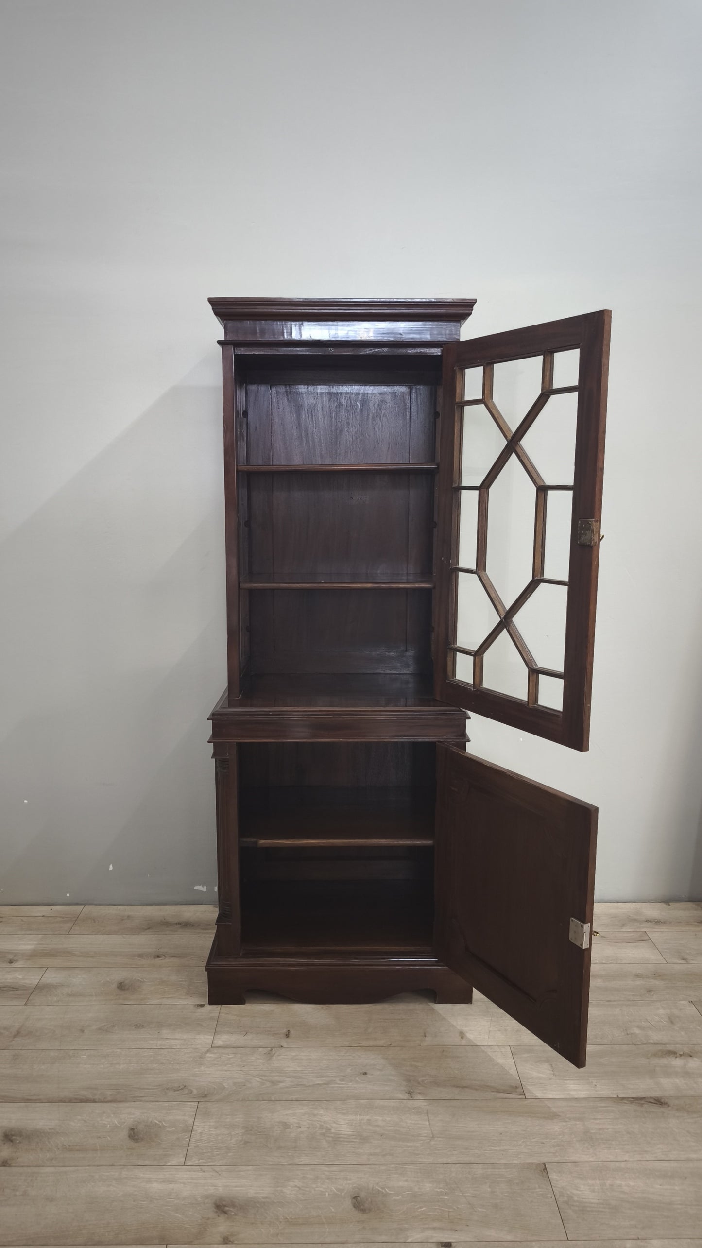 89431 Vetrina in legno un'anta
