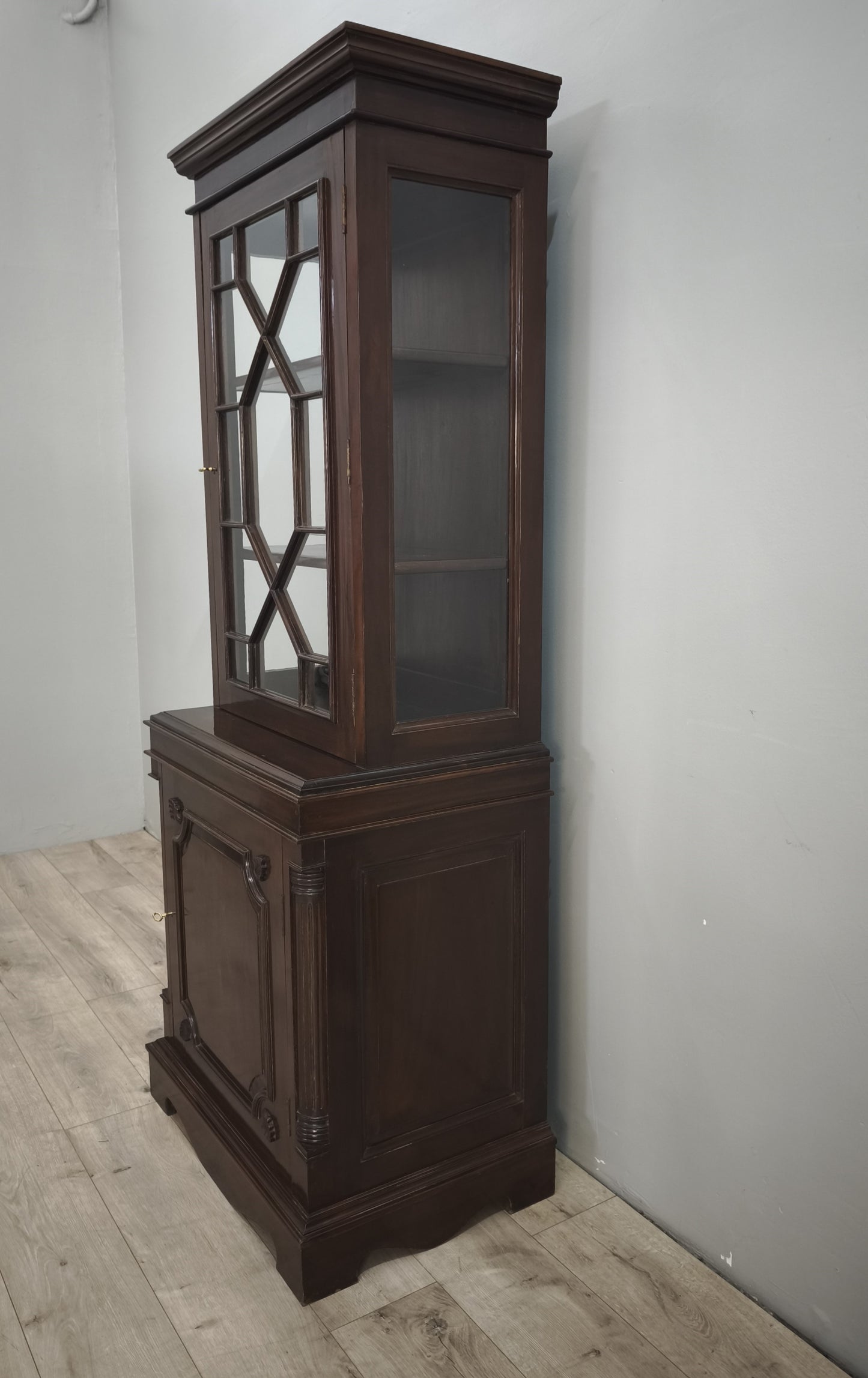 89431 Vetrina in legno un'anta