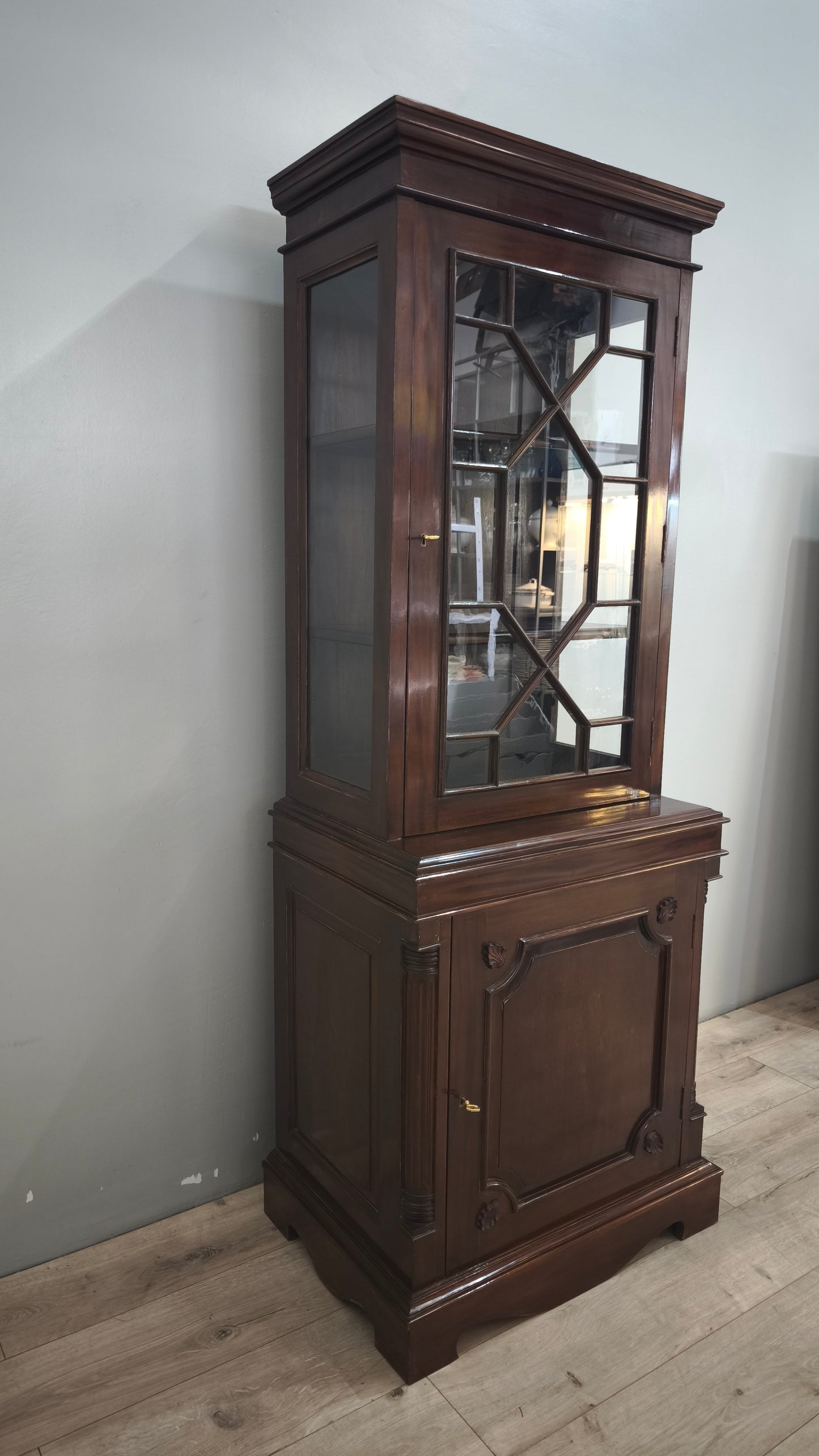 89431 Vetrina in legno un'anta
