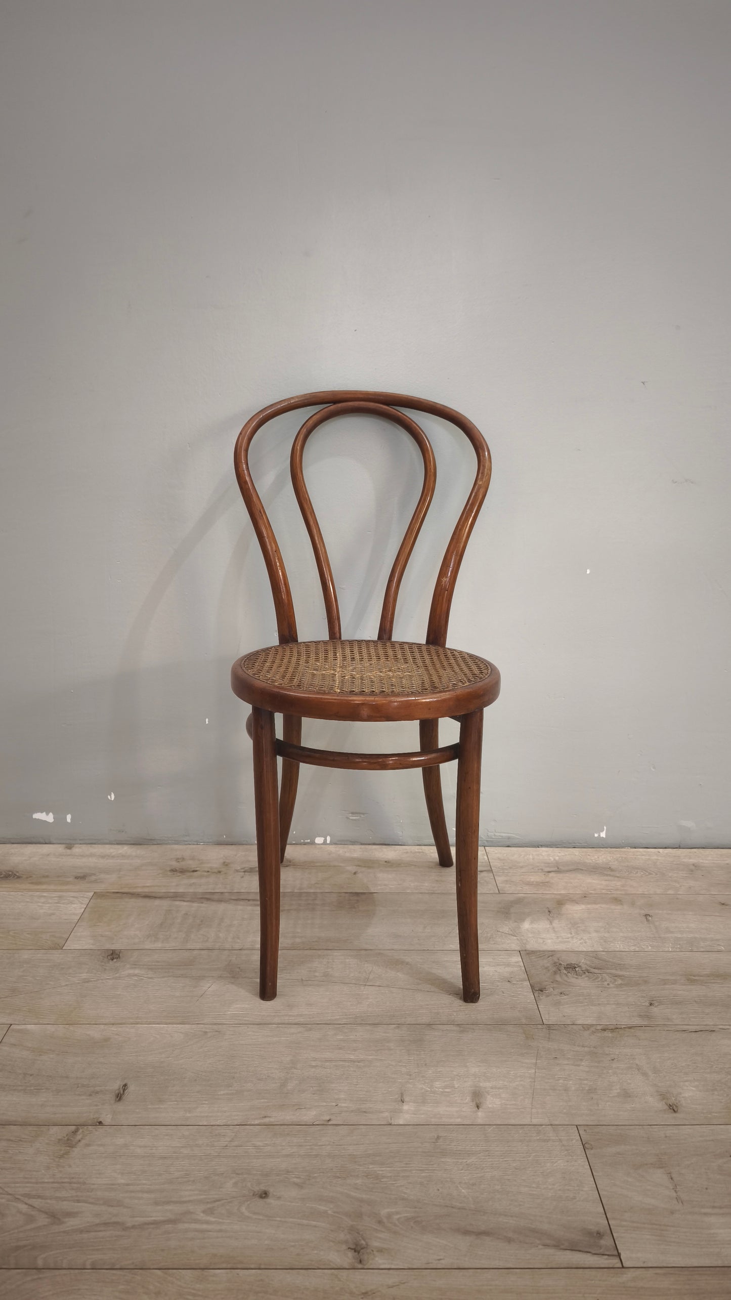 89432 Sedia in legno e paglia di Vienna tipo Thonet (Fiume)