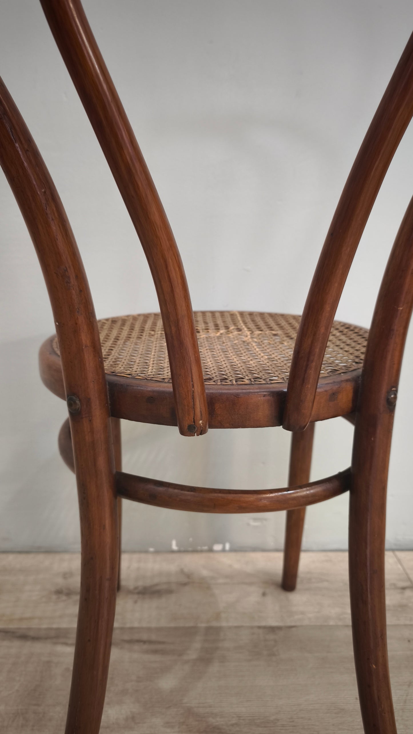 89432 Sedia in legno e paglia di Vienna tipo Thonet (Fiume)