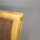 89392 Sedia con struttura in legno dorato e stoffa marrone
