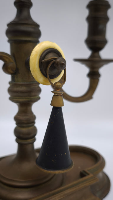 89470 Lampada da tavolo Bouillotte in ottone