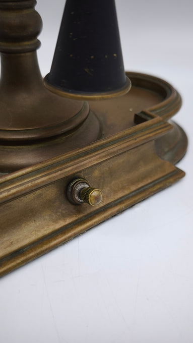 89470 Lampada da tavolo Bouillotte in ottone