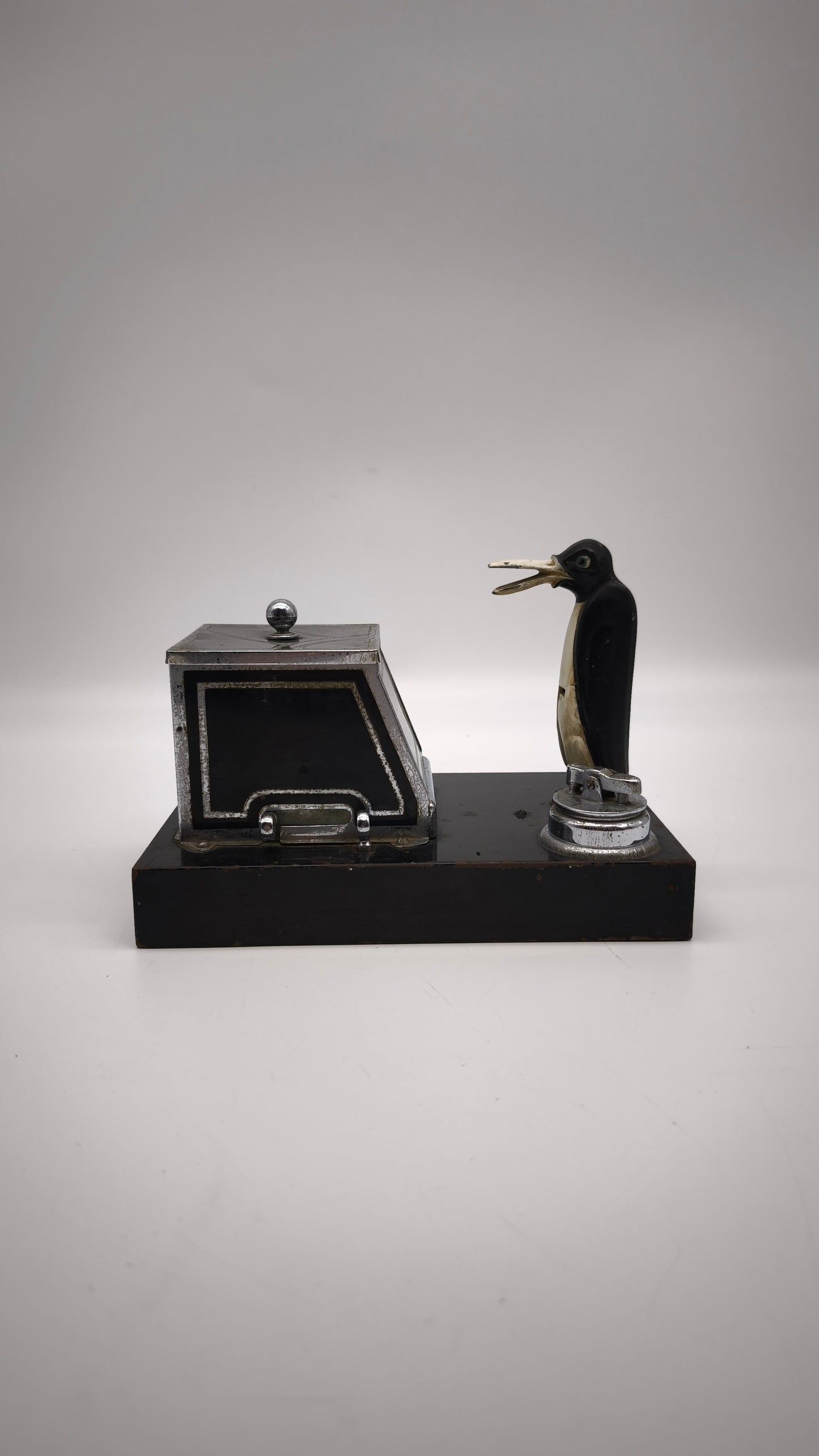 89495 Scatola dispenser Pik-a-Cig Penguin Lighter, Ronson, prima metà del '900