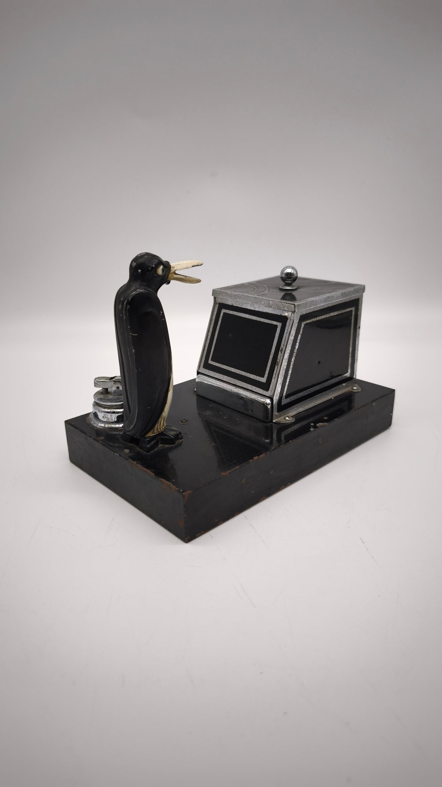 89495 Scatola dispenser Pik-a-Cig Penguin Lighter, Ronson, prima metà del '900