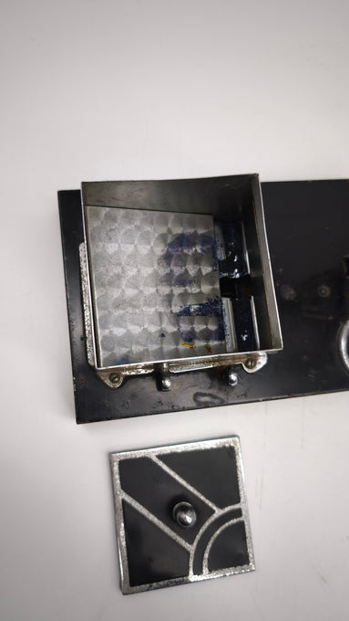 89495 Porta sigarette Ronson con pinguino, prima metà del '900