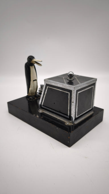 89495 Porta sigarette Ronson con pinguino, prima metà del '900