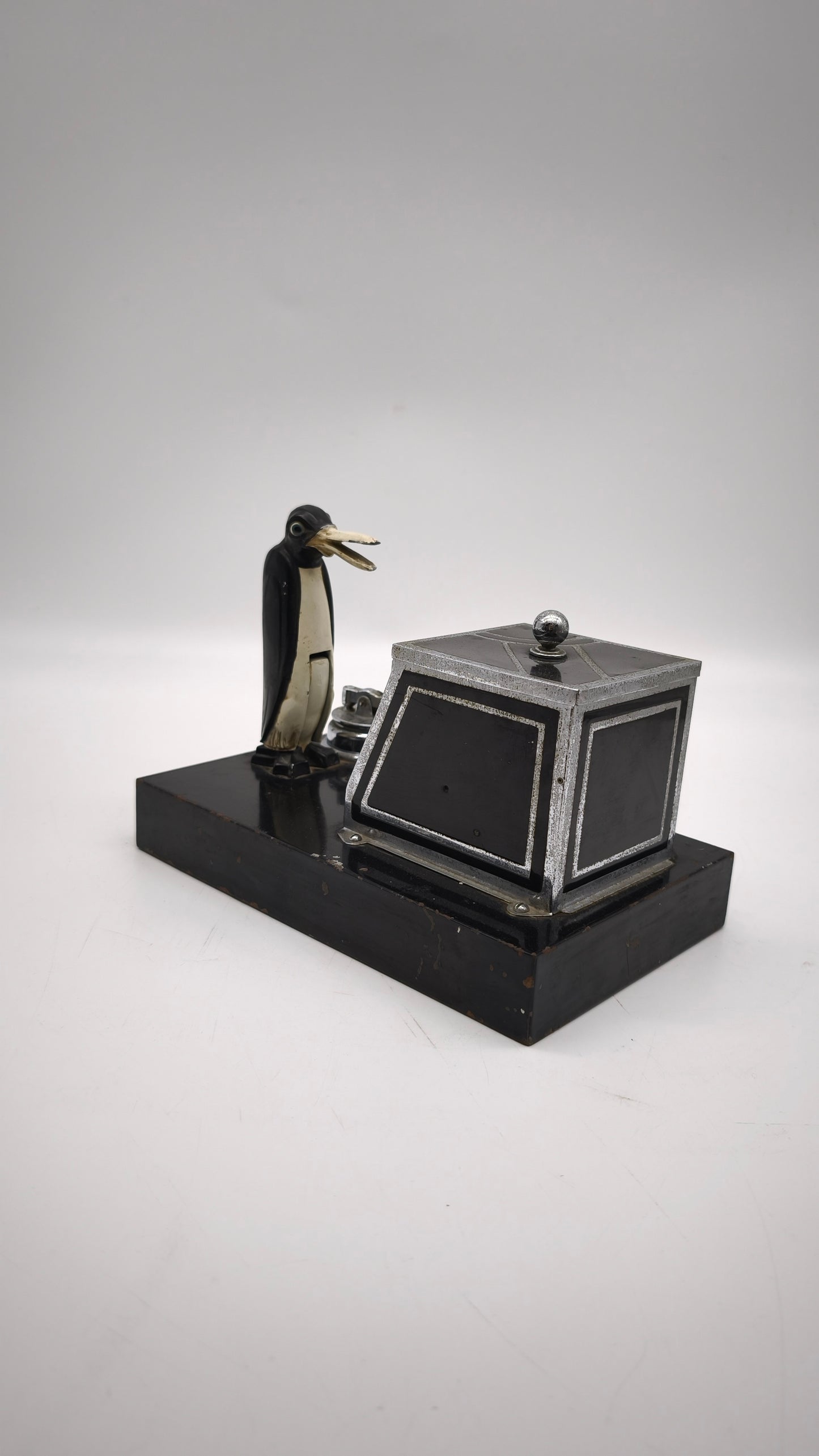89495 Scatola dispenser Pik-a-Cig Penguin Lighter, Ronson, prima metà del '900