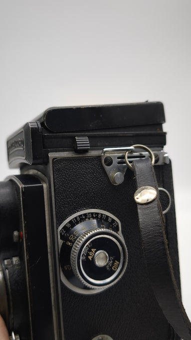 89060 Fotocamera biottica vintage Rolleicord con custodia