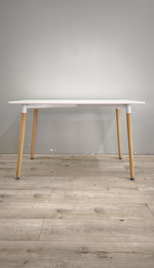 89580 Tavolo rettangolare con piano bianco e gambe in legno