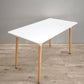 89580 Tavolo rettangolare con piano bianco e gambe in legno