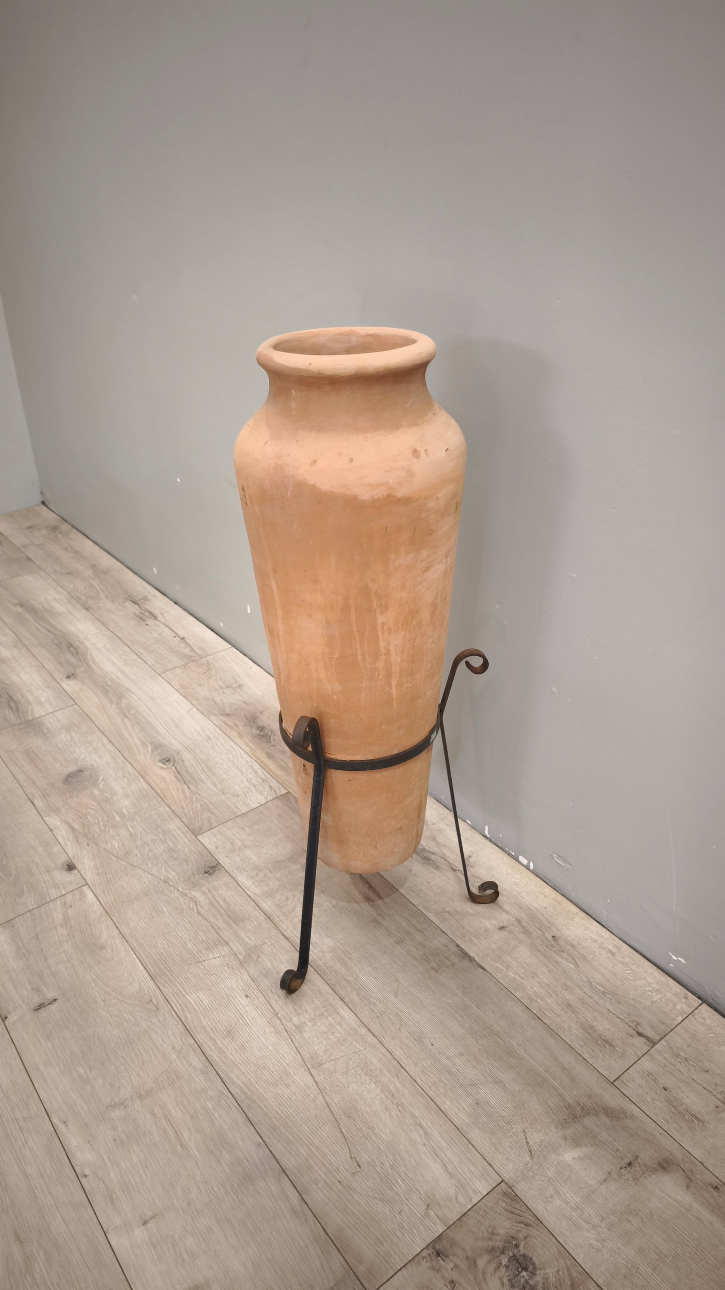 89579 Anfora in terracotta Impruneta con supporto in ferro