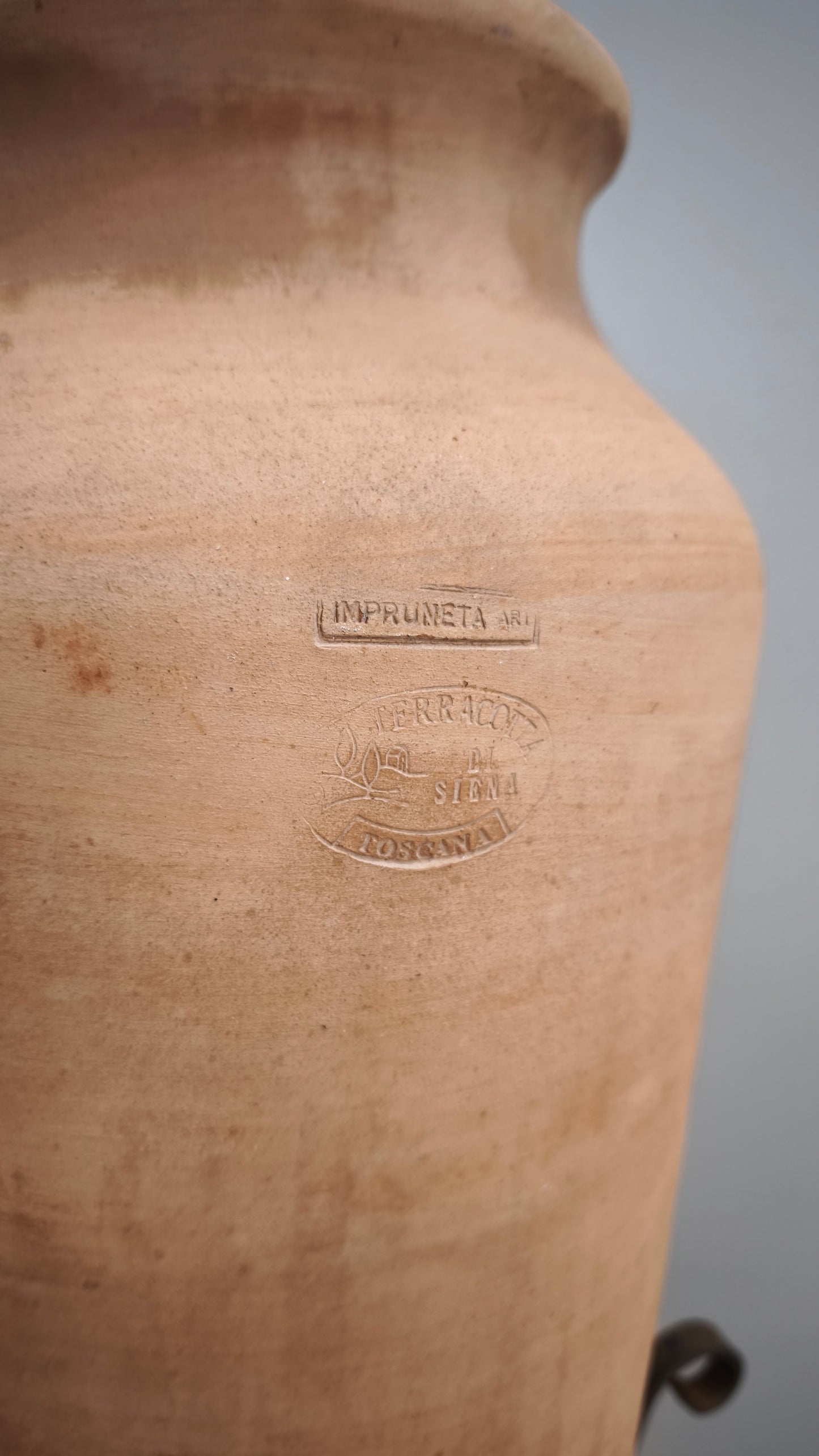 89579 Anfora in terracotta Impruneta con supporto in ferro