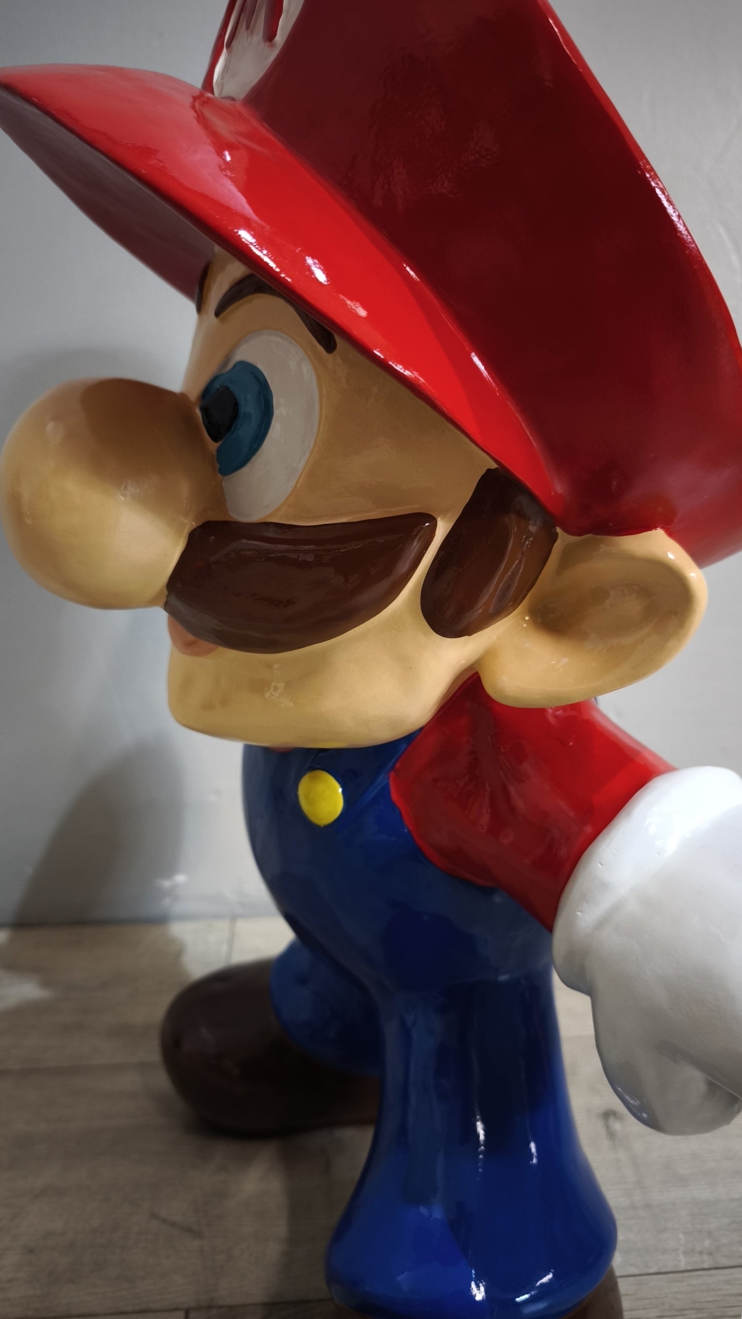 89607 Statua in resina Super Mario (medio)