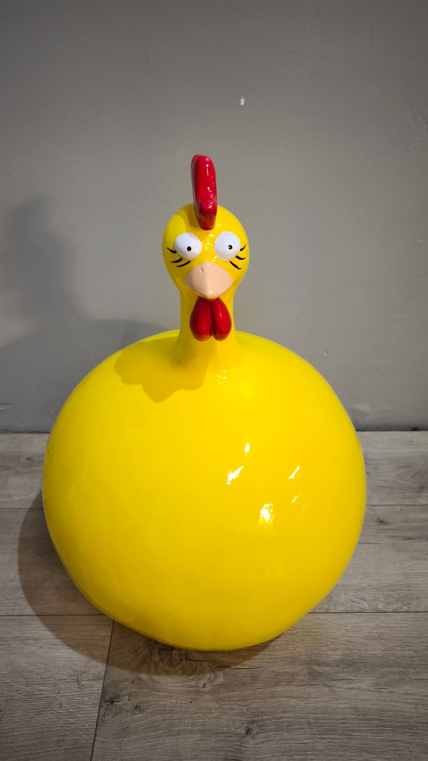 89627 Statua in resina gallina gialla