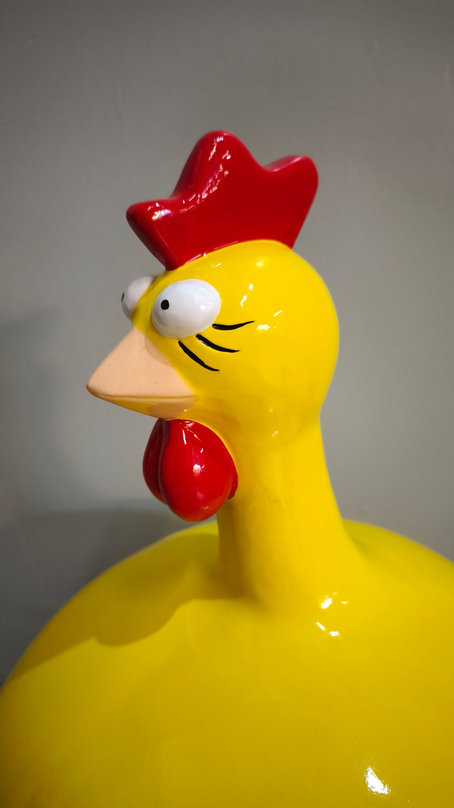 89627 Statua in resina gallina gialla