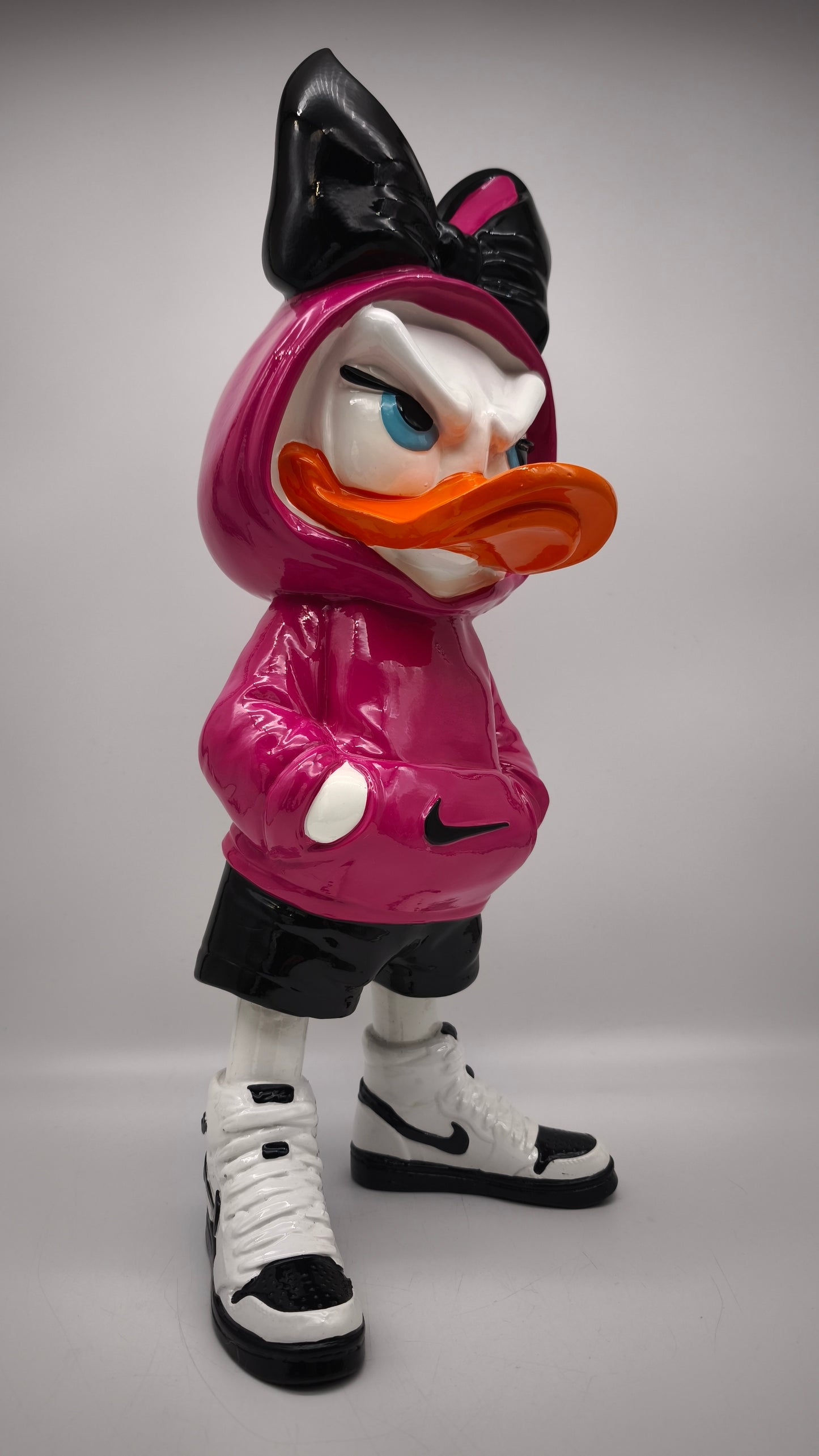 89604 Statua in resina Paperina streetwear