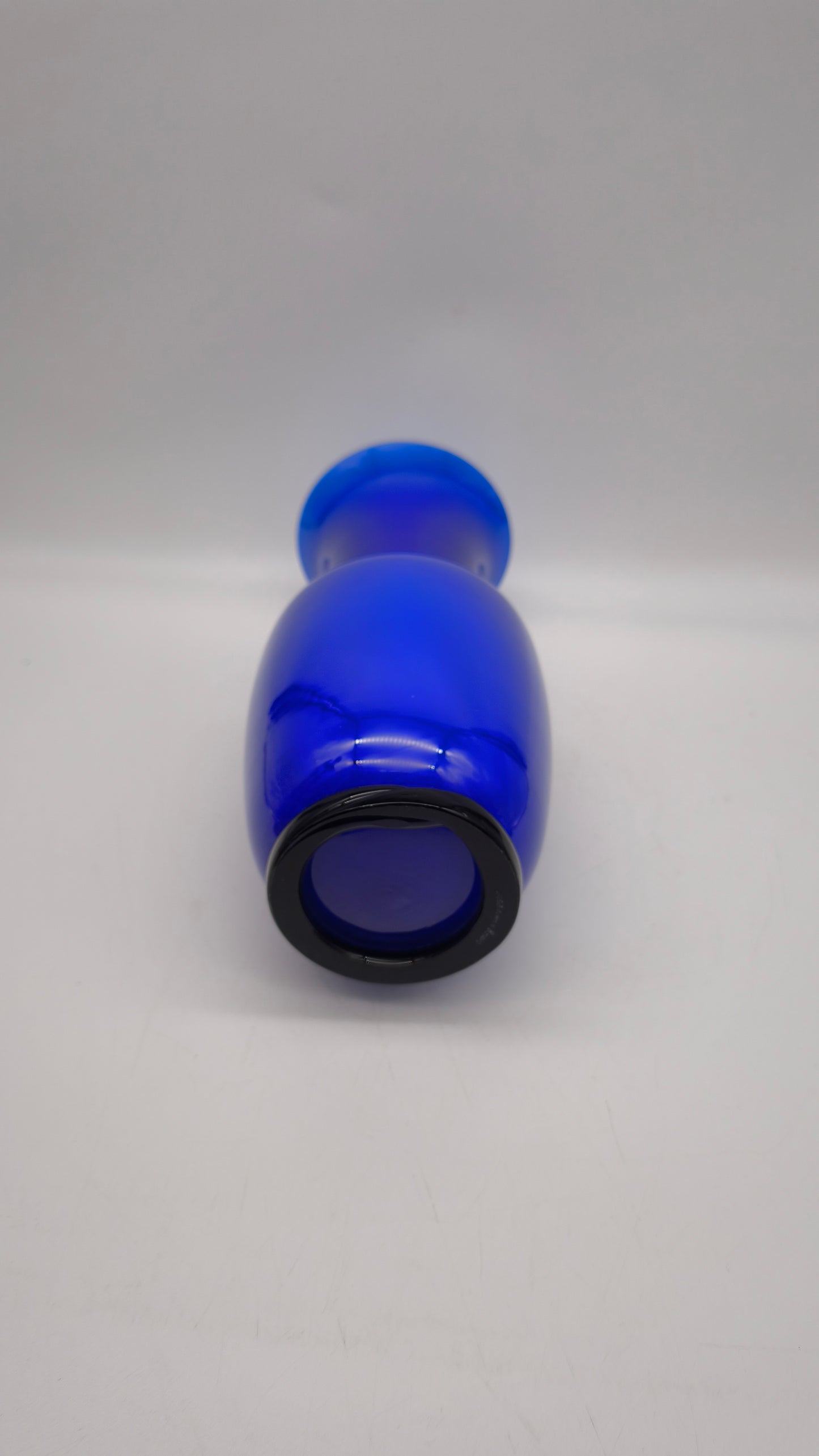 89588 Vaso Opalino in vetro di Murano blu mare e lattimo firmato Venini 2000
