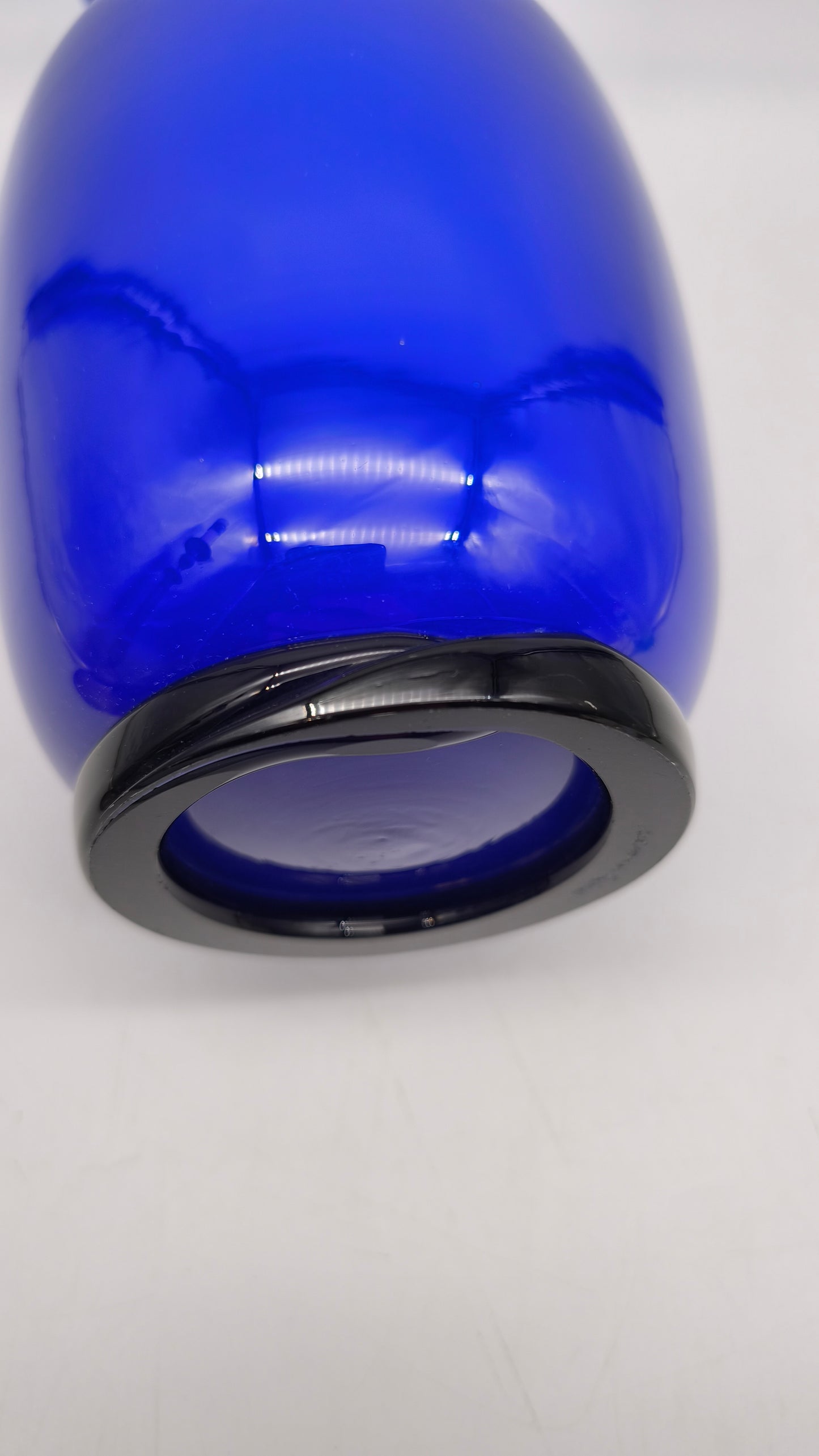 89588 Vaso Opalino in vetro di Murano blu mare e lattimo firmato Venini 2000