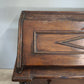 89666 Secretaire in legno massello con piano a ribalta