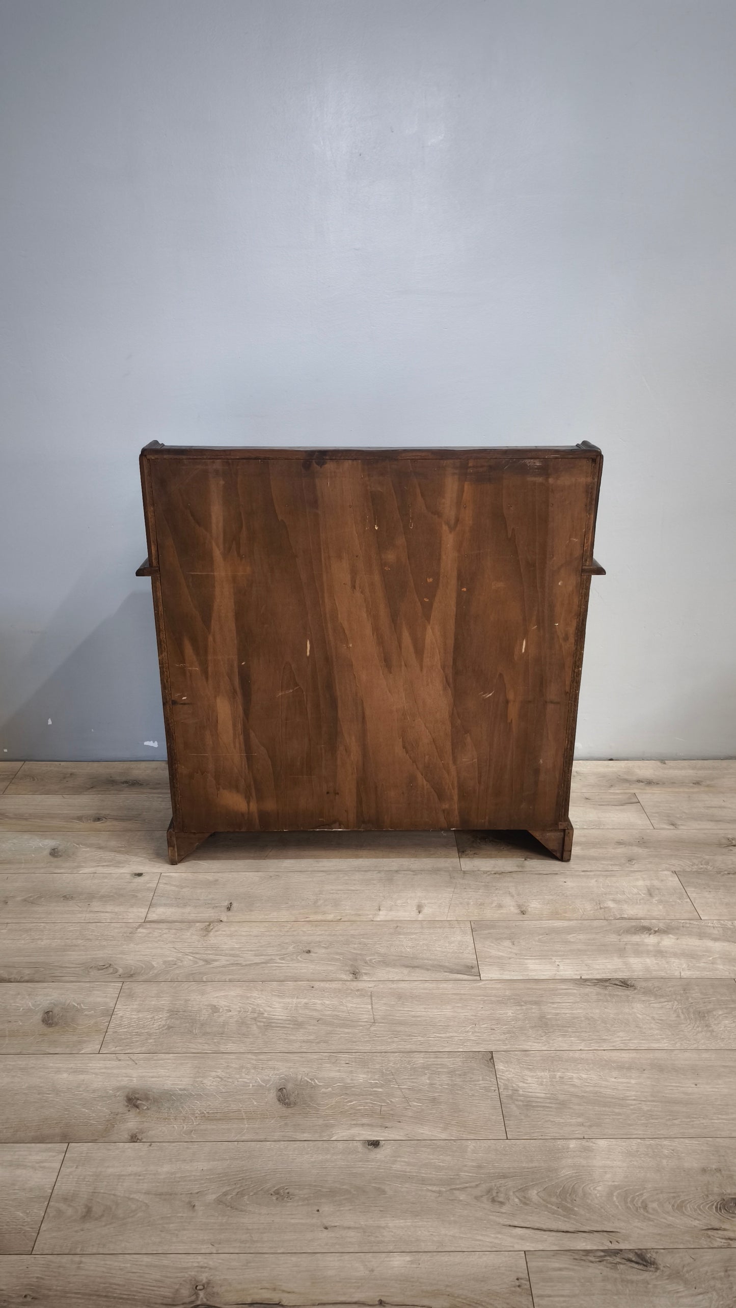 89666 Secretaire in legno massello con piano a ribalta