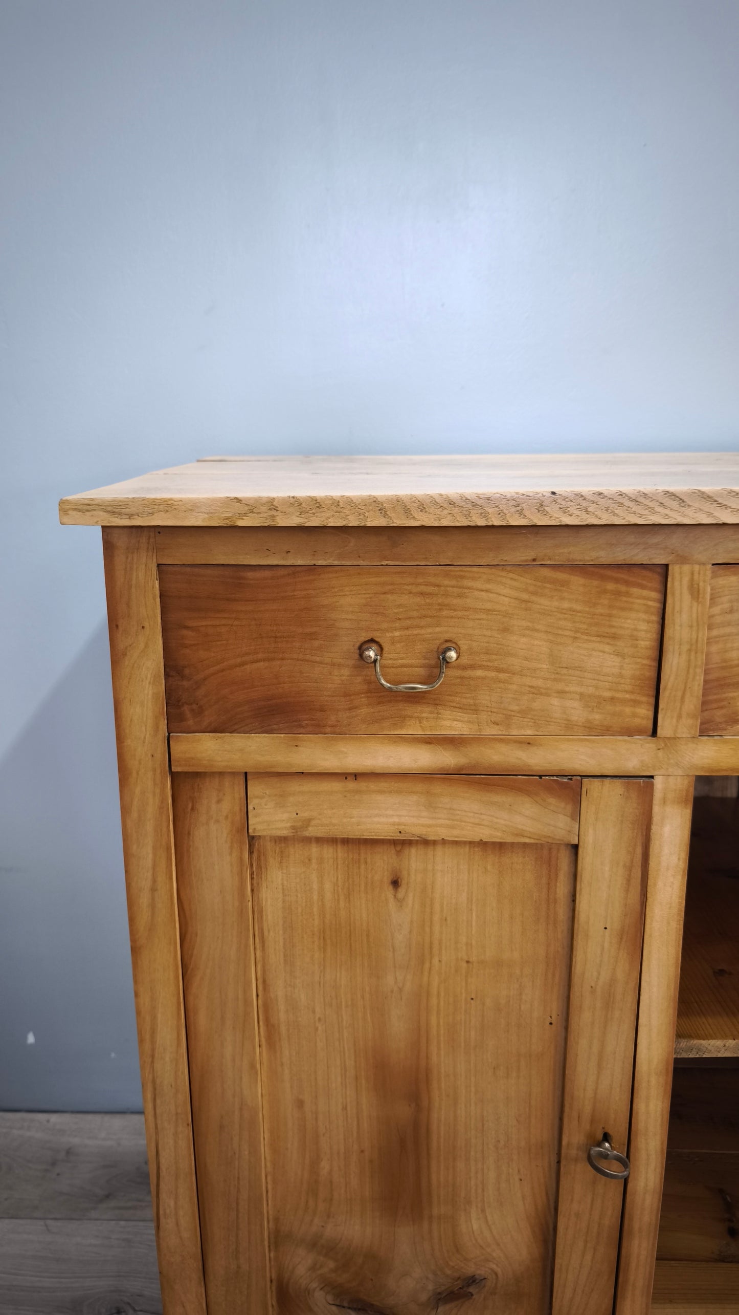 89668 Servante in legno massello