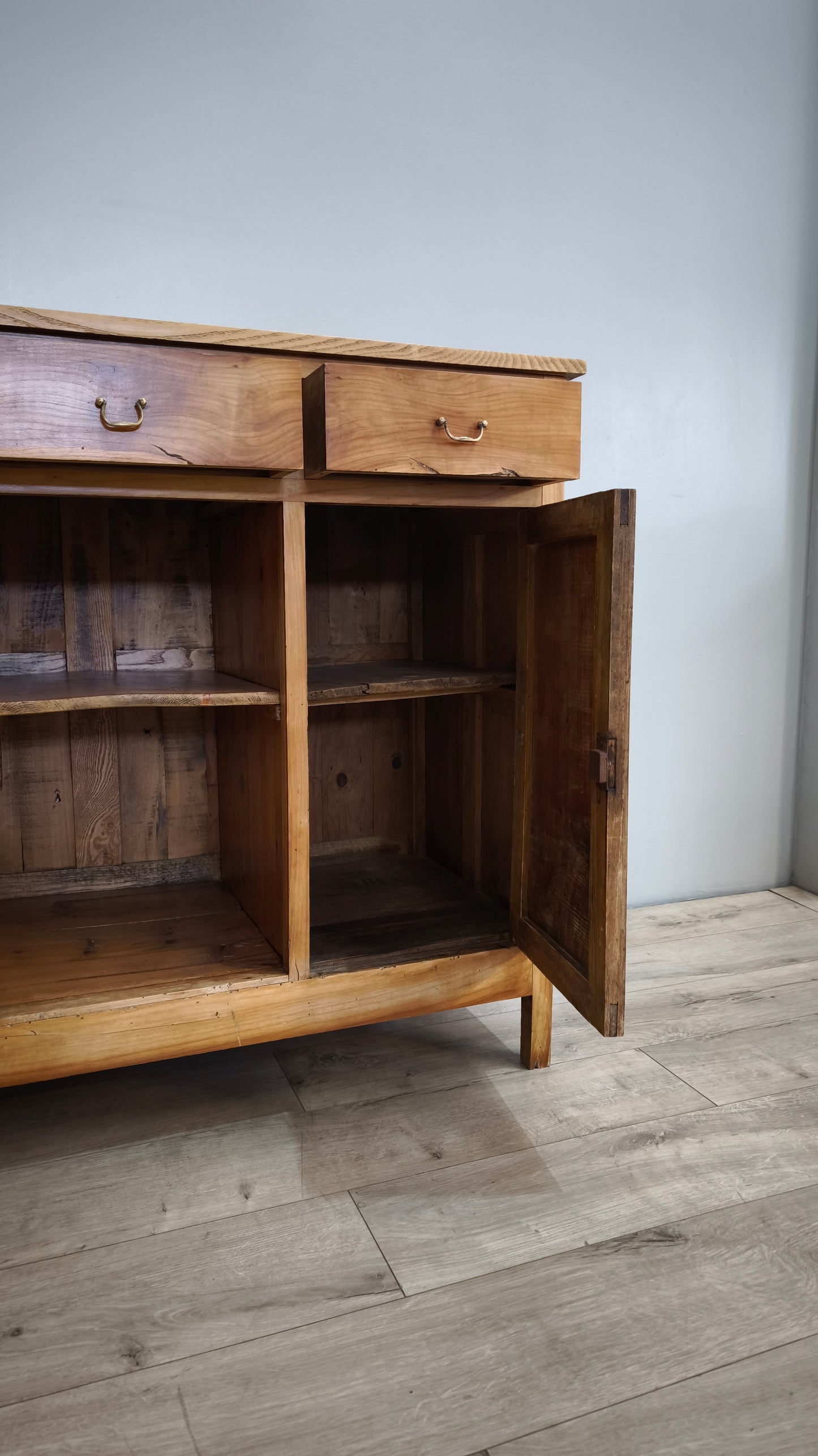 89668 Servante in legno massello