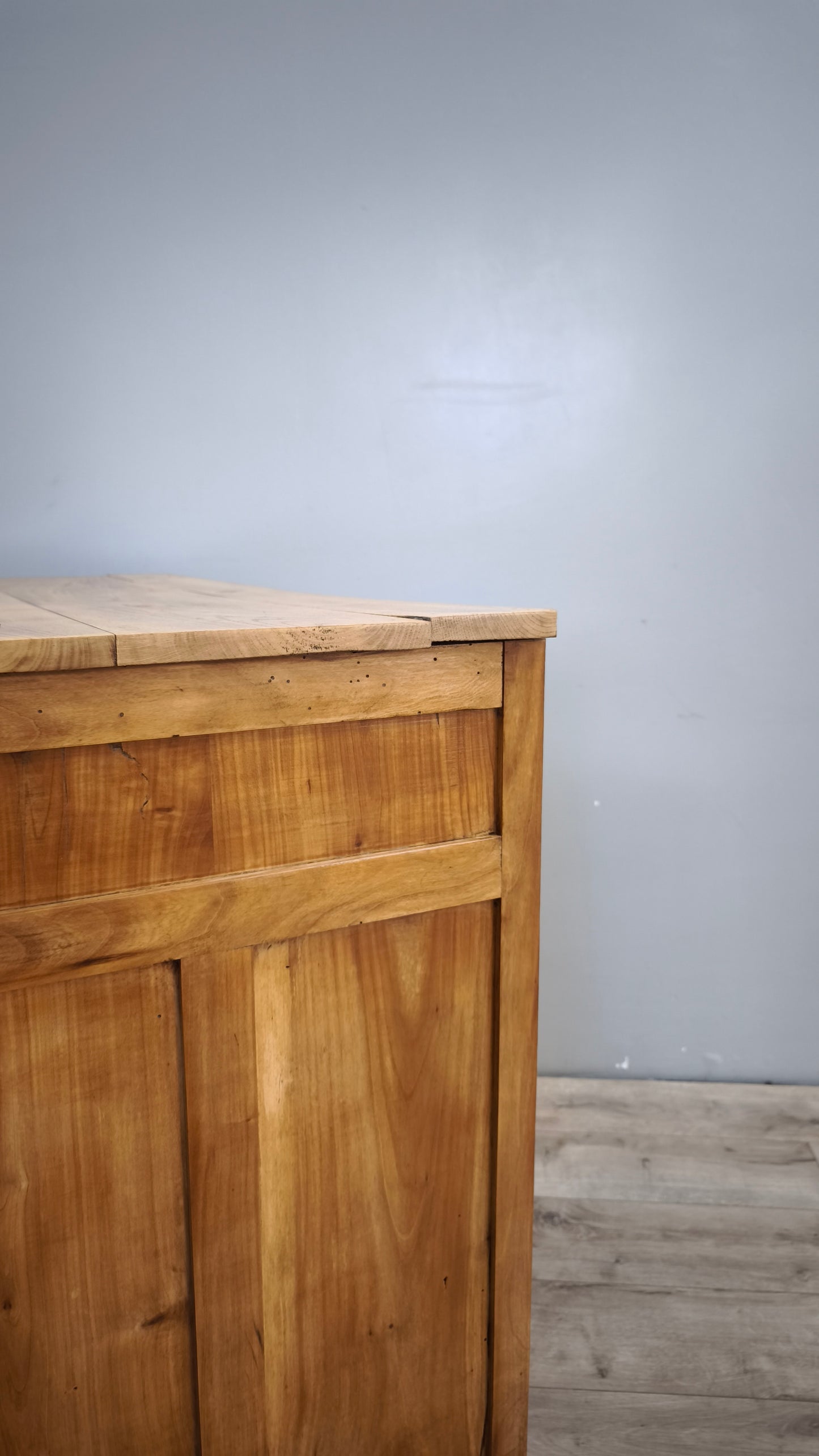 89668 Servante in legno massello