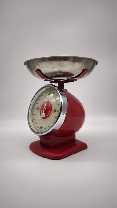 89558 Bilancia da cucina vintage Dulton rossa