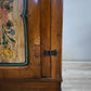 89732 Armadio in legno con ante dipinte