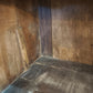 89732 Armadio in legno con ante dipinte