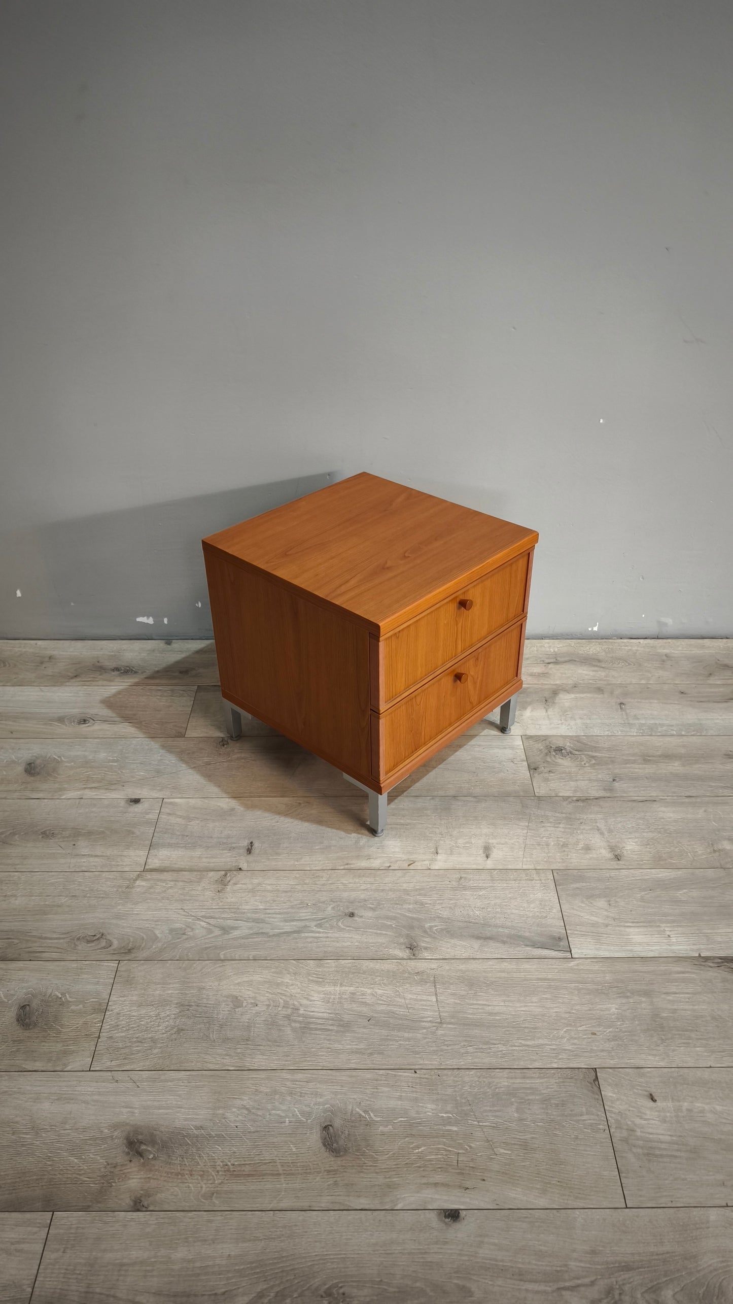 89783 Comodino due cassetti
