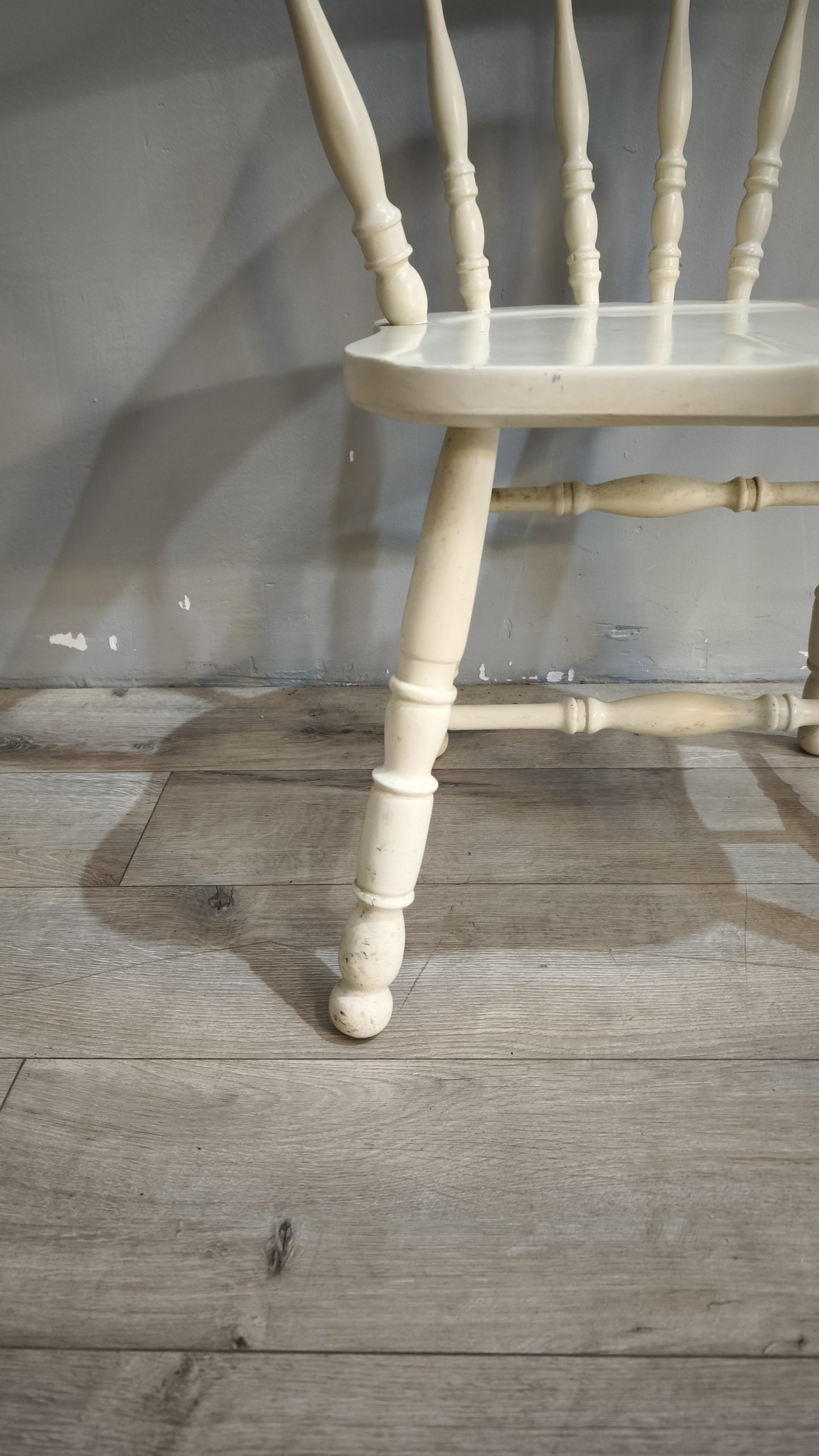 89825 Poltroncina old country bianca