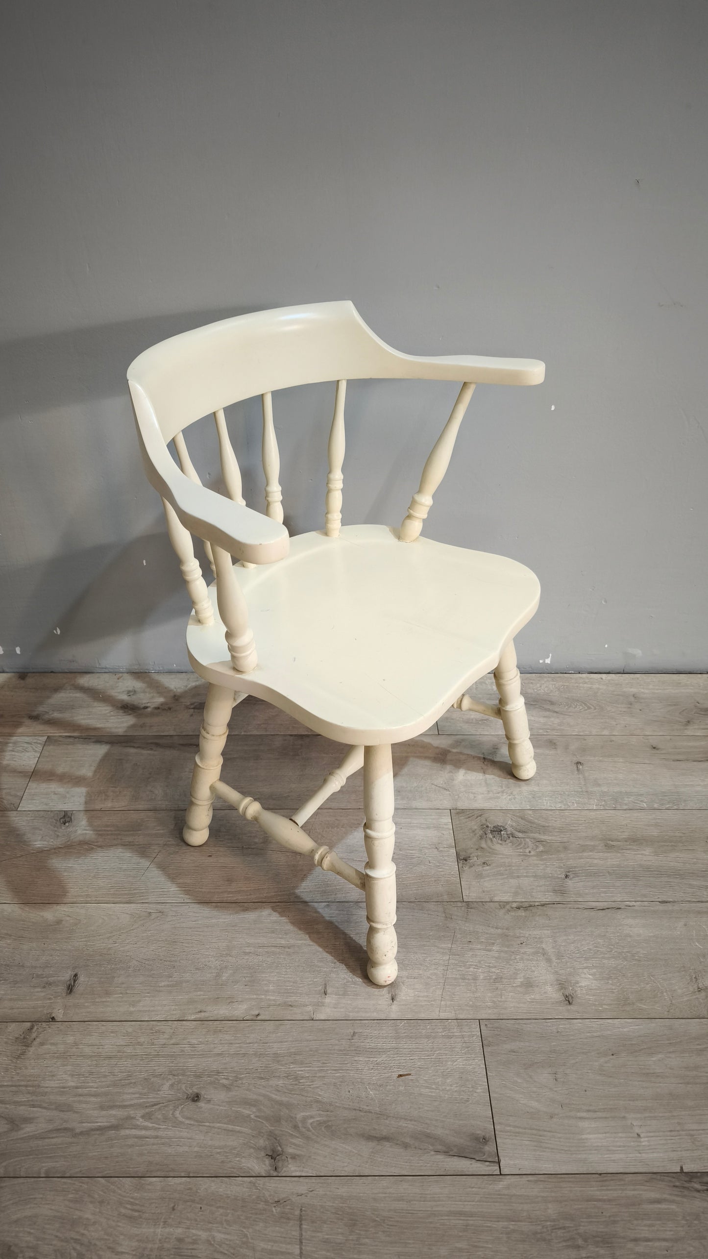 89825 Poltroncina old country bianca