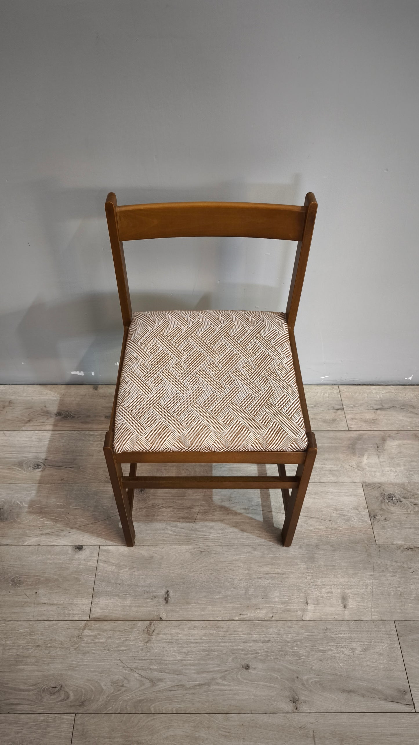 89866 Sedia da sala da pranzo con seduta imbottita e rivestita in tessuto