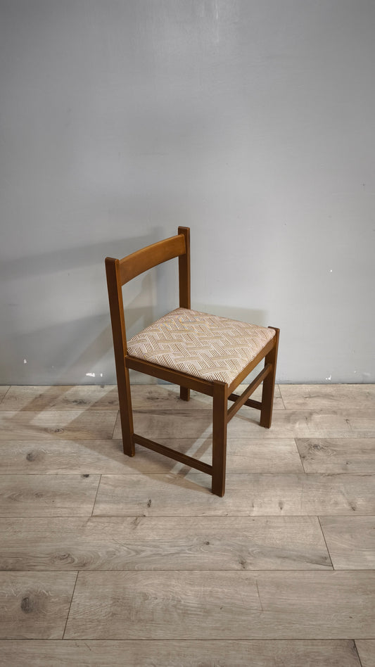 89866 Sedia da sala da pranzo con seduta imbottita e rivestita in tessuto