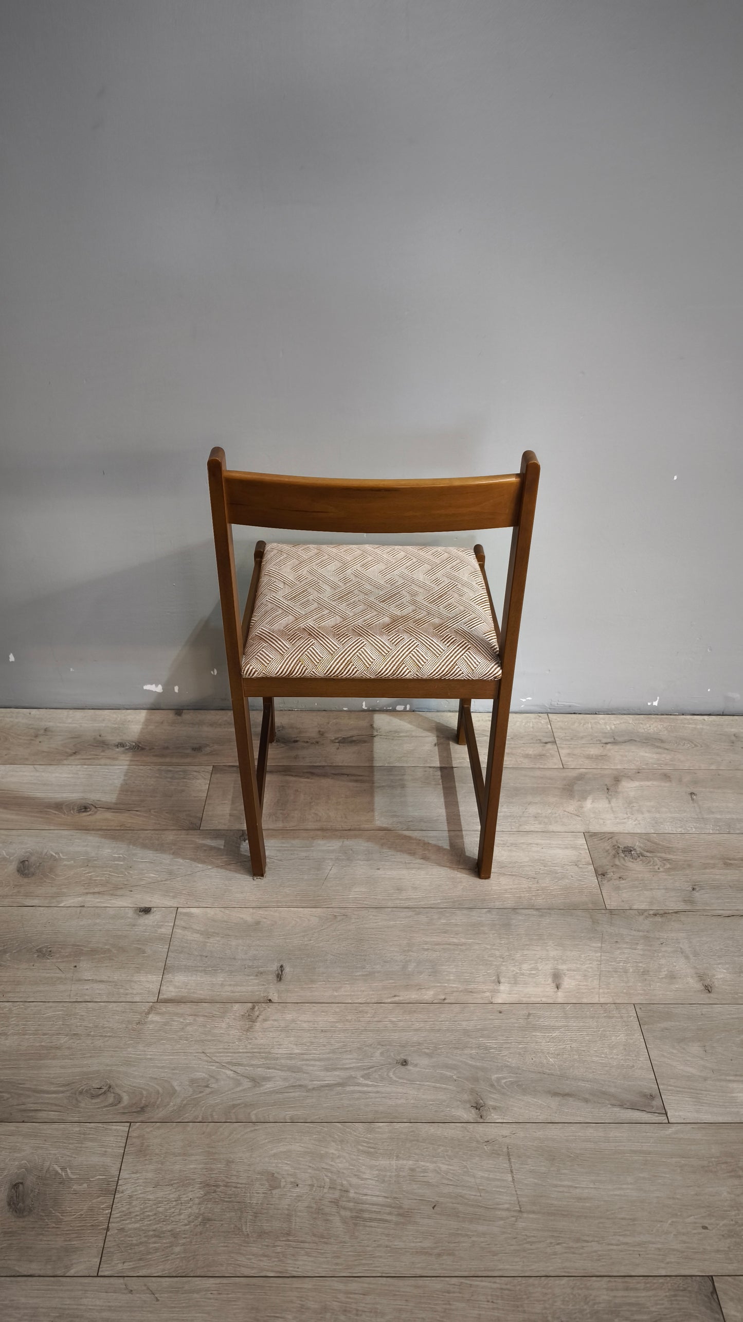 89866 Sedia da sala da pranzo con seduta imbottita e rivestita in tessuto