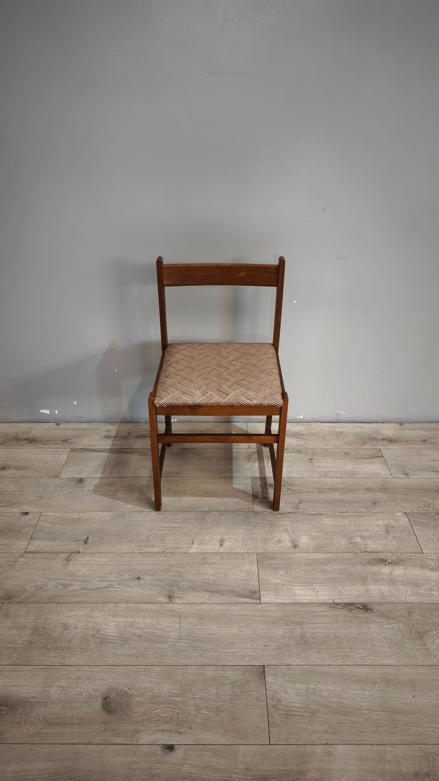 89866-2 Sedia da sala da pranzo con seduta imbottita e rivestita in tessuto