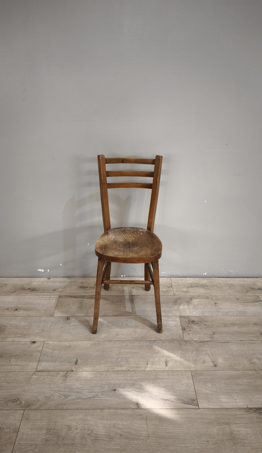 89867 Sedia singola in legno impresso e curvato