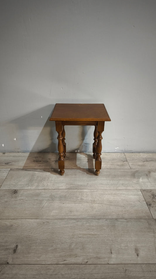 89868 Sgabello in legno