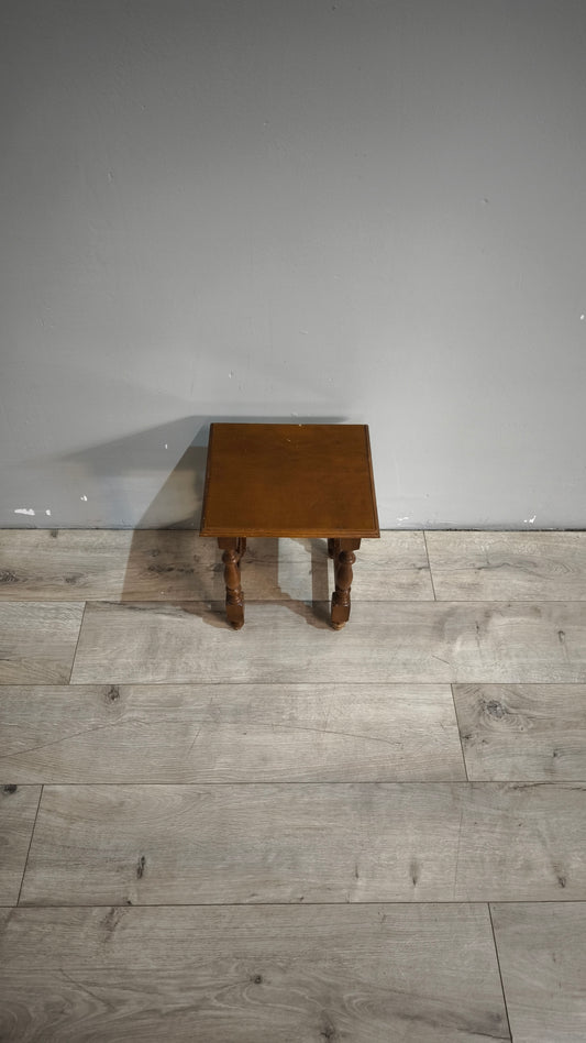 89868 Sgabello in legno