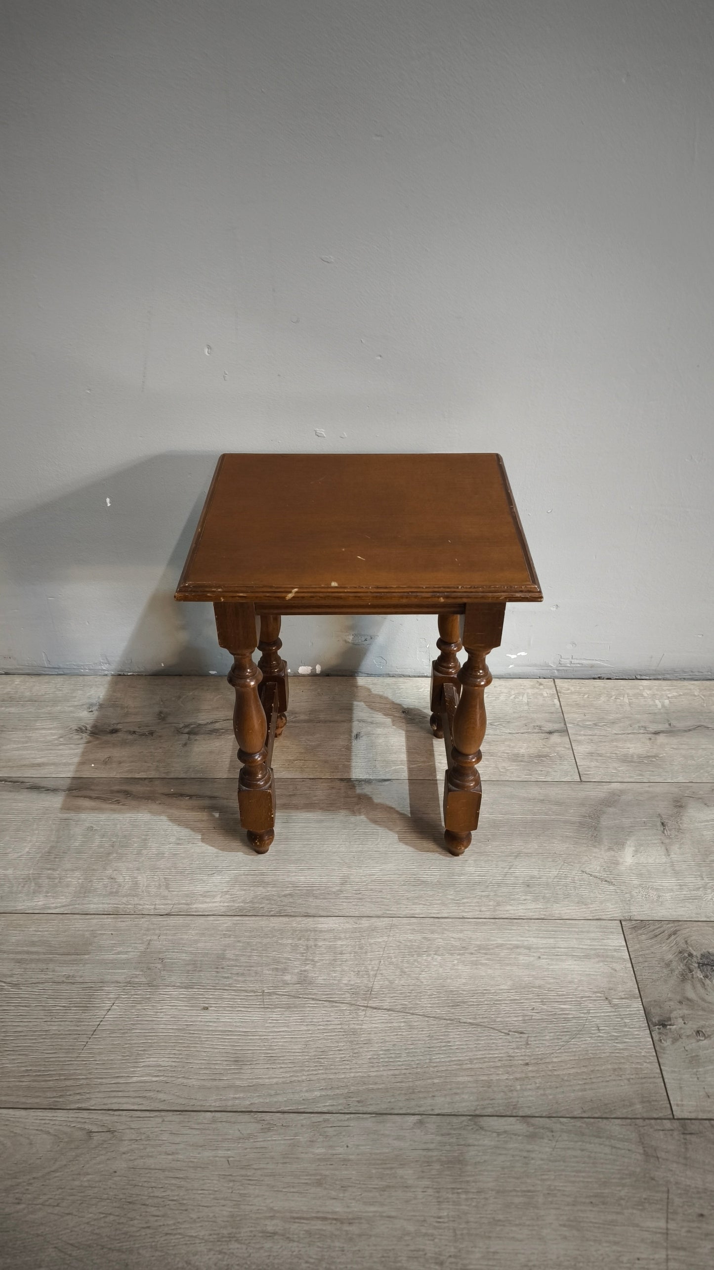 89868 Sgabello in legno