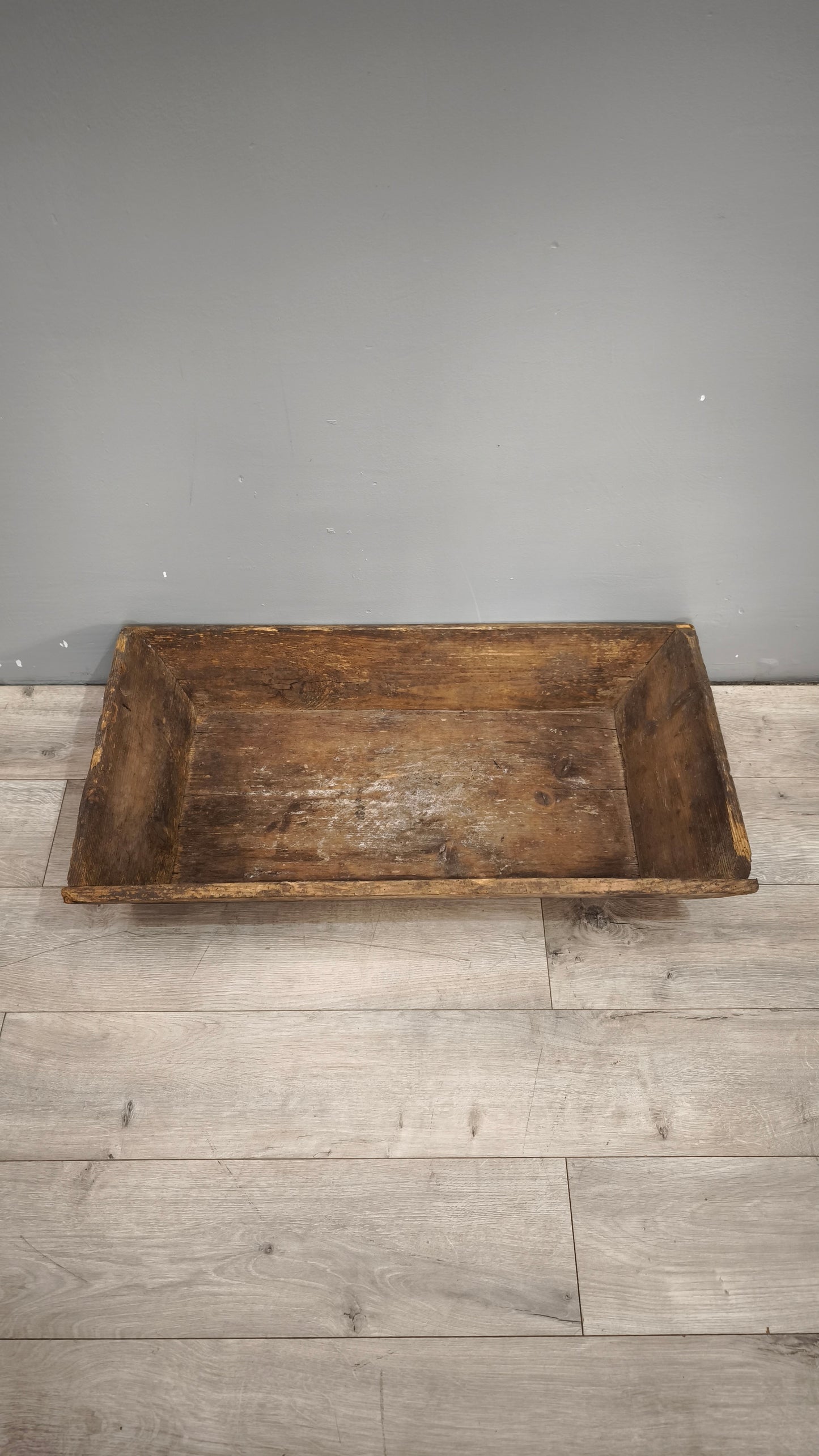 89802 Antico contenitore per farina in legno