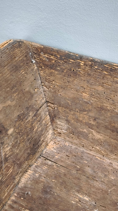 89802 Antico contenitore per farina in legno