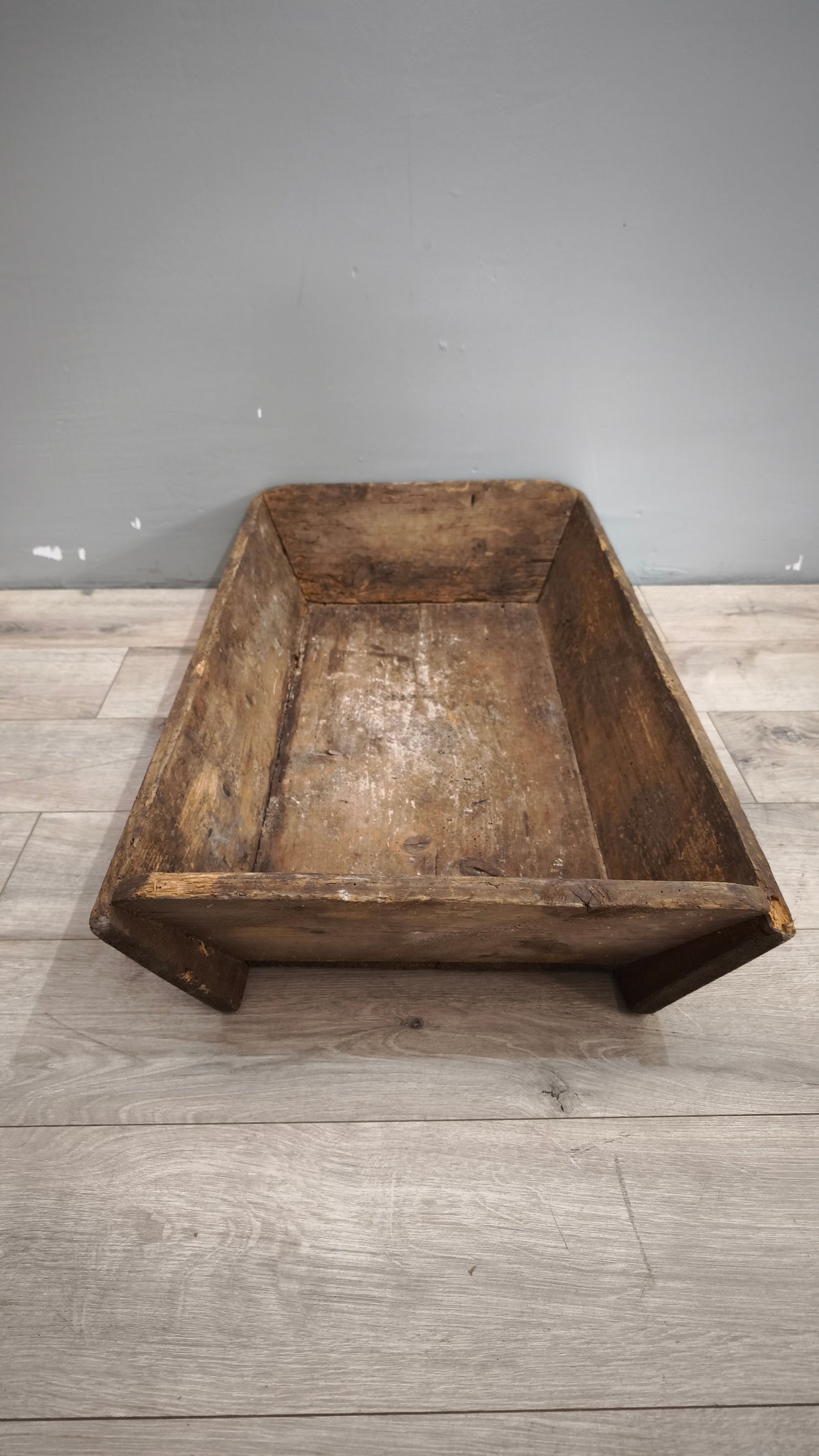 89802 Antico contenitore per farina in legno