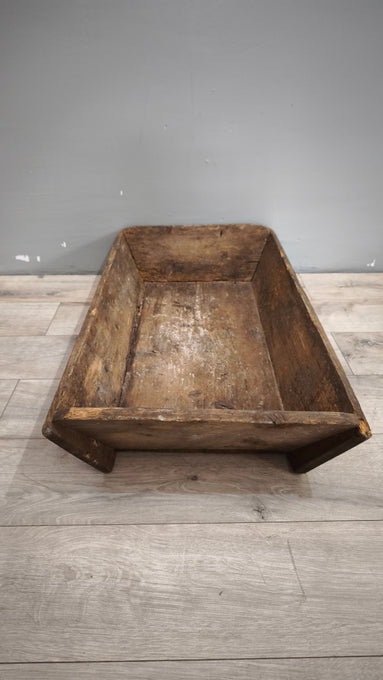 89802 Antico contenitore per farina in legno