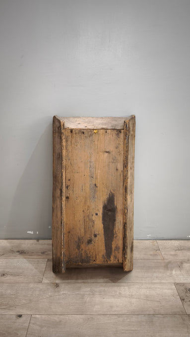 89802 Antico contenitore per farina in legno