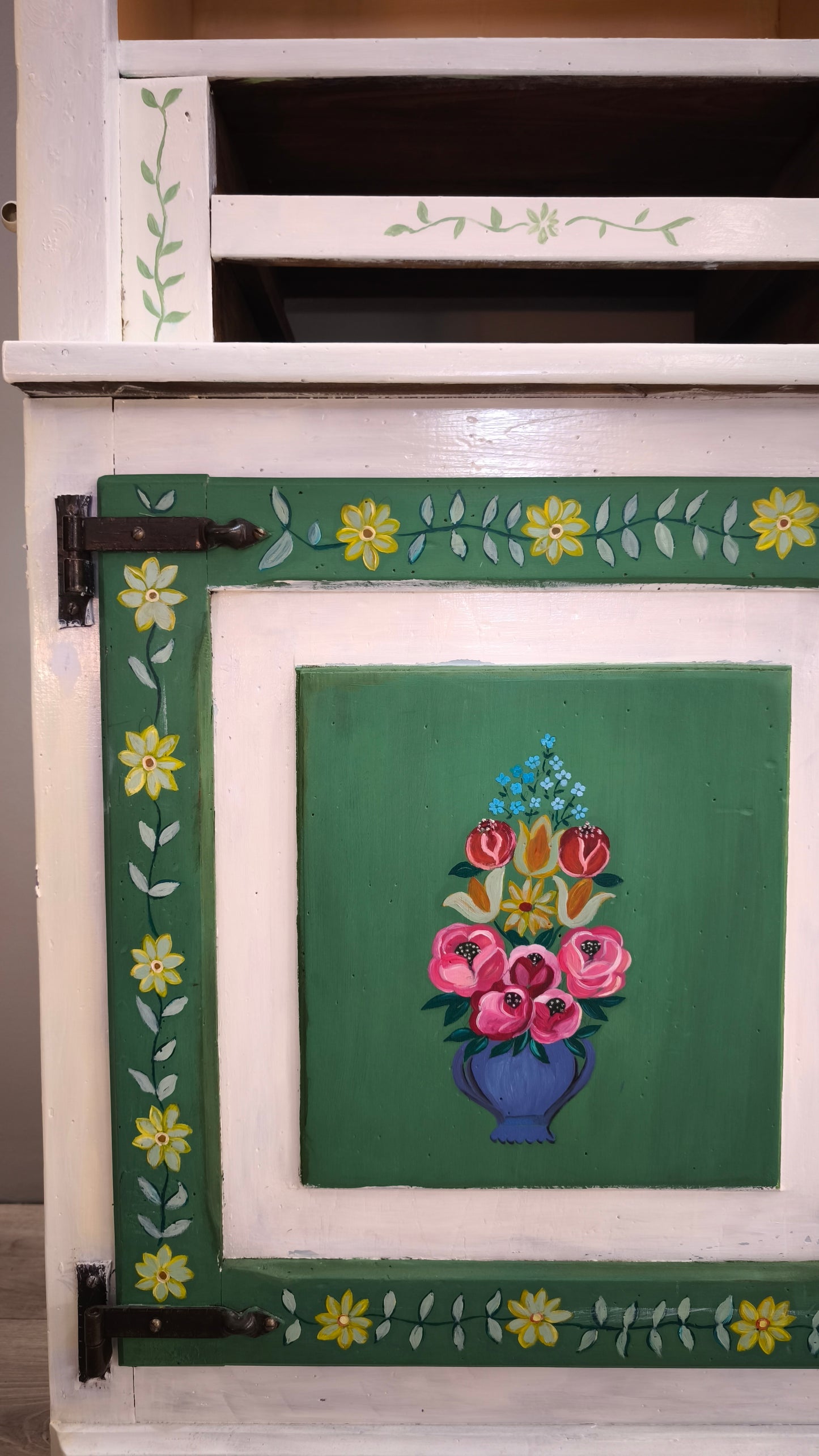 89737 Credenza due corpi dipinta